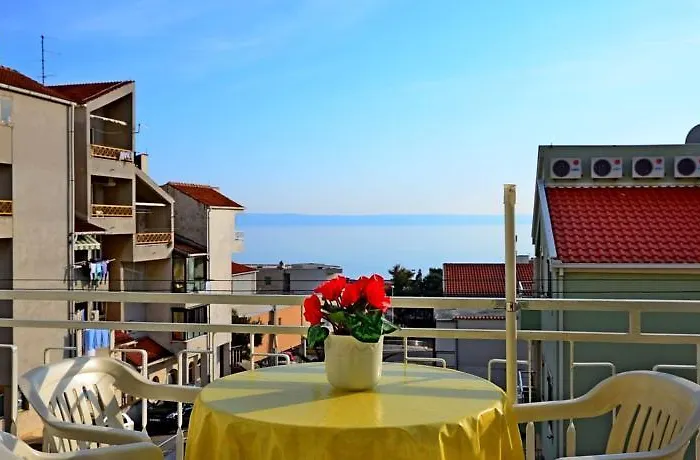 Mario With Private Parking Appartement