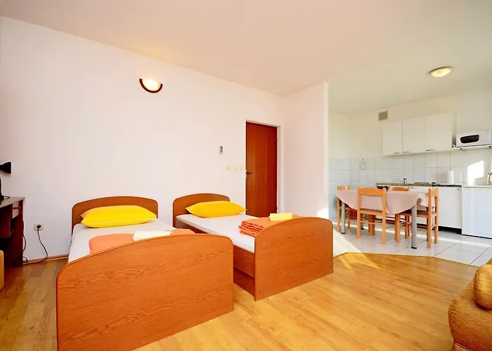 Mario With Private Parking Appartement