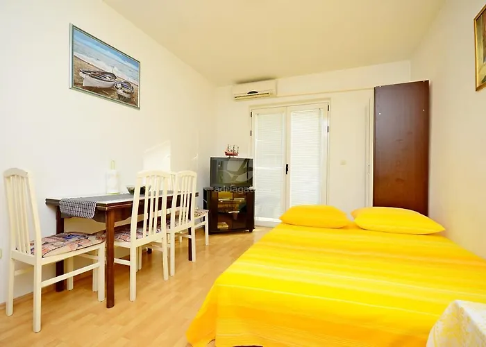 Mario With Private Parking * Makarska