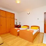 Apartman Mario With Private Parking Makarska