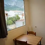 Mario With Private Parking Apartman *
