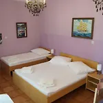 Mario With Private Parking Apartman *