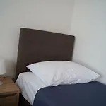 Mario With Private Parking Apartman