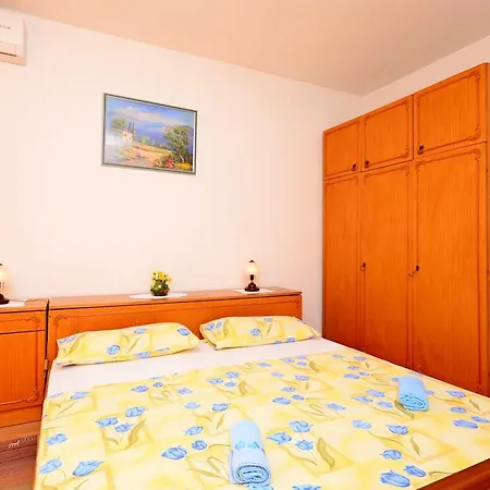 Mario With Private Parking Makarska