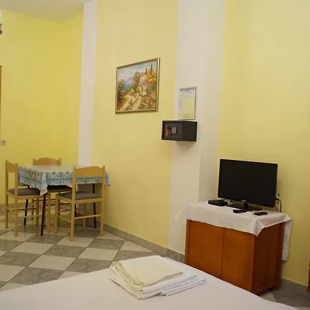 Mario With Private Parking Makarska
