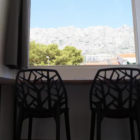 Daire Mario With Private Parking Makarska