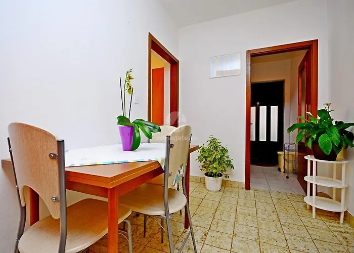 Appartamento Mario With Private Parking Makarska