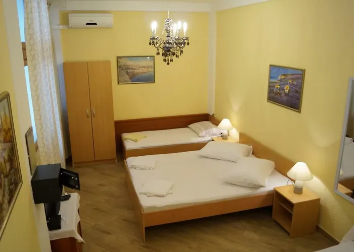 Mario With Private Parking Апартаменты