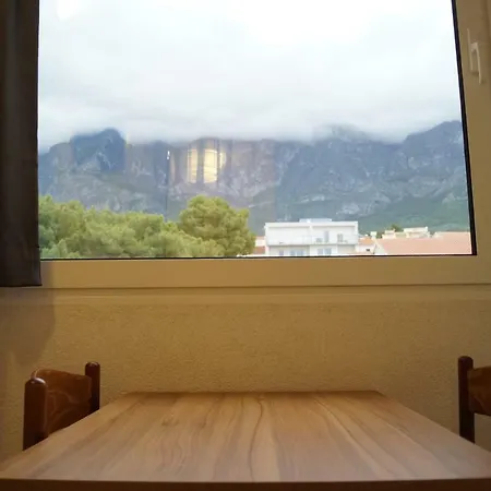 Mario With Private Parking * Makarska