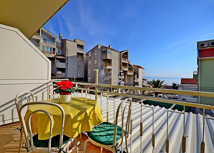 Mario With Private Parking Makarska